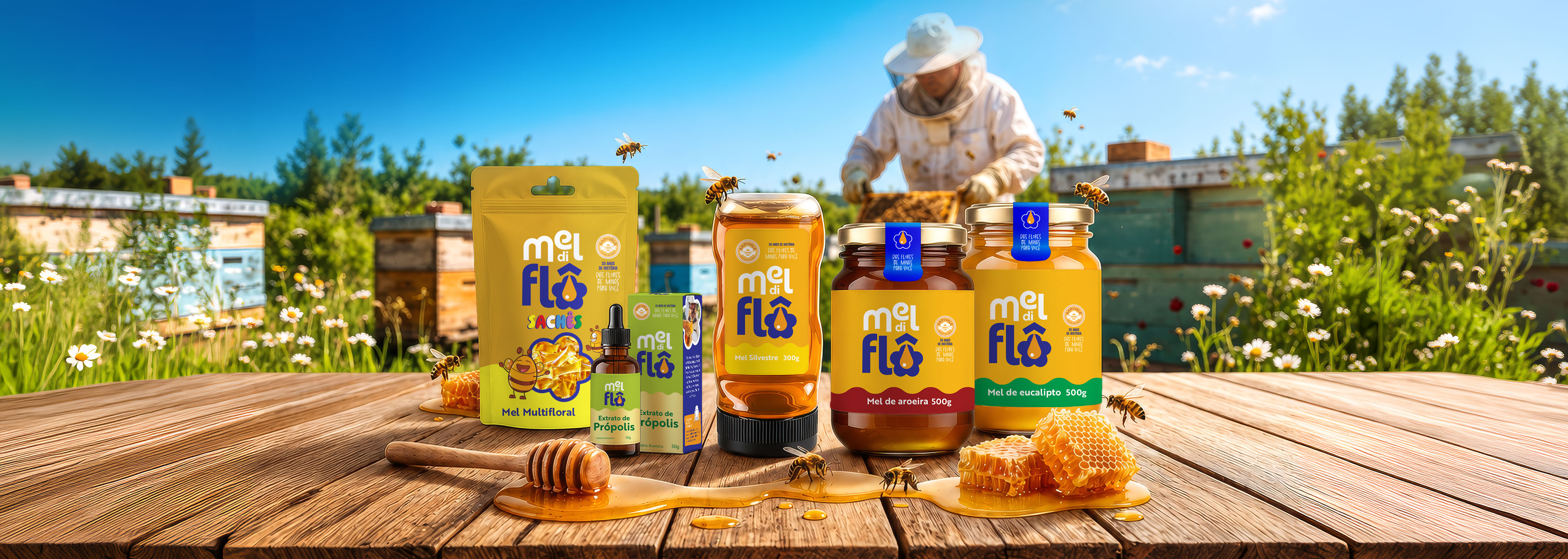 Linha de produtos Mel di Flô sobre mesa de madeira em meio ao apiário